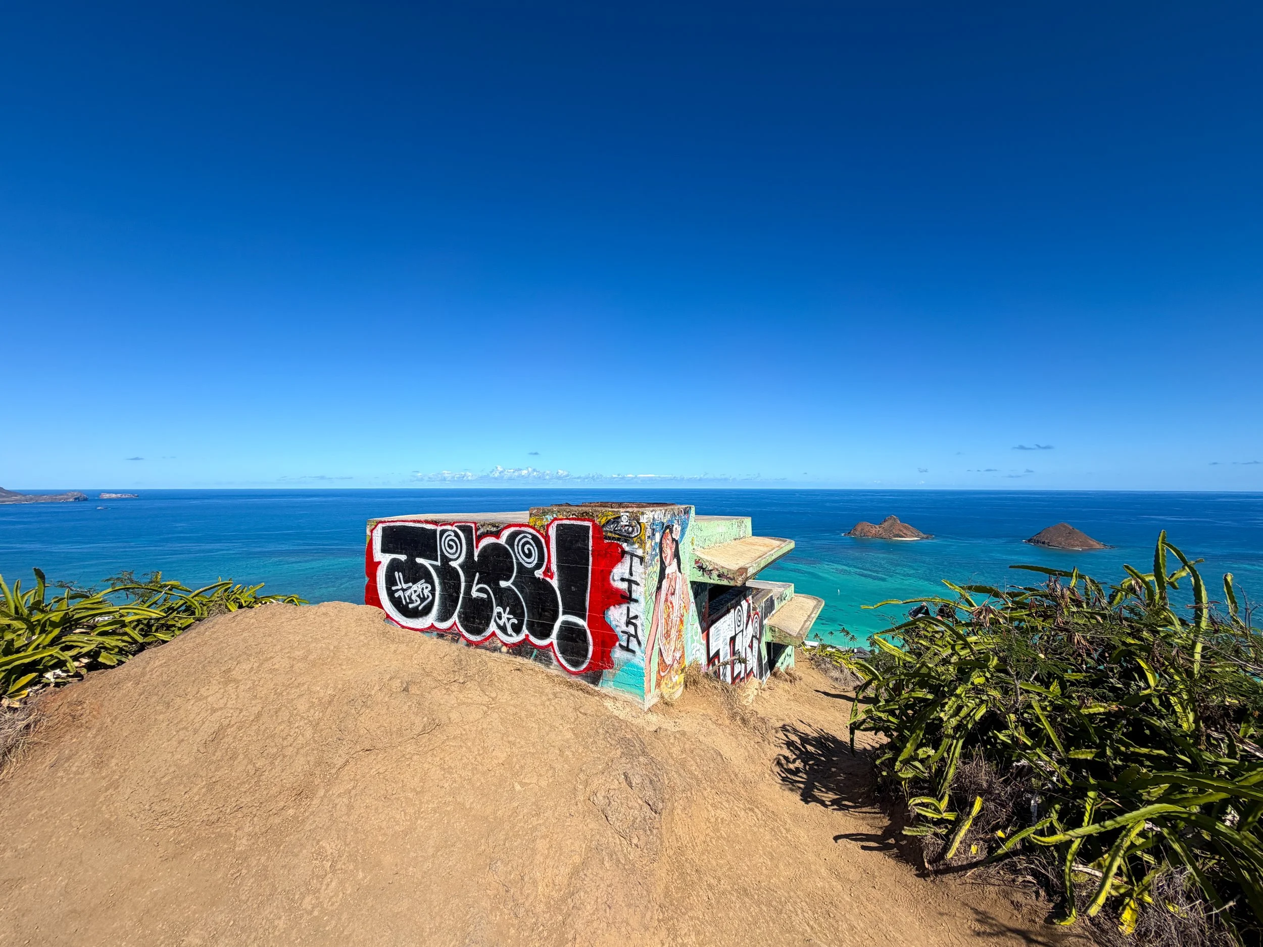 Hiking the Lanikai Pillbox Trail (Kaʻiwa Ridge) on Oʻahu, Hawaiʻi